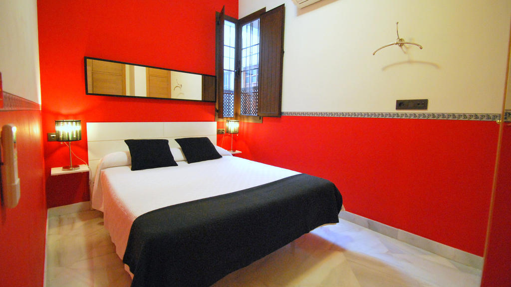 Living-Sevilla Apartments San Lorenzo Room photo