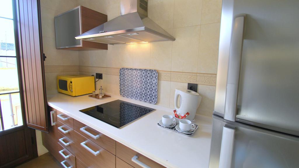 Living-Sevilla Apartments San Lorenzo Room photo