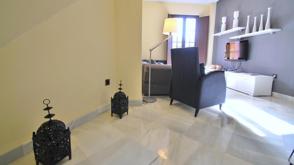Living-Sevilla Apartments San Lorenzo Room photo