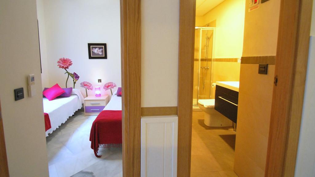 Living-Sevilla Apartments San Lorenzo Room photo
