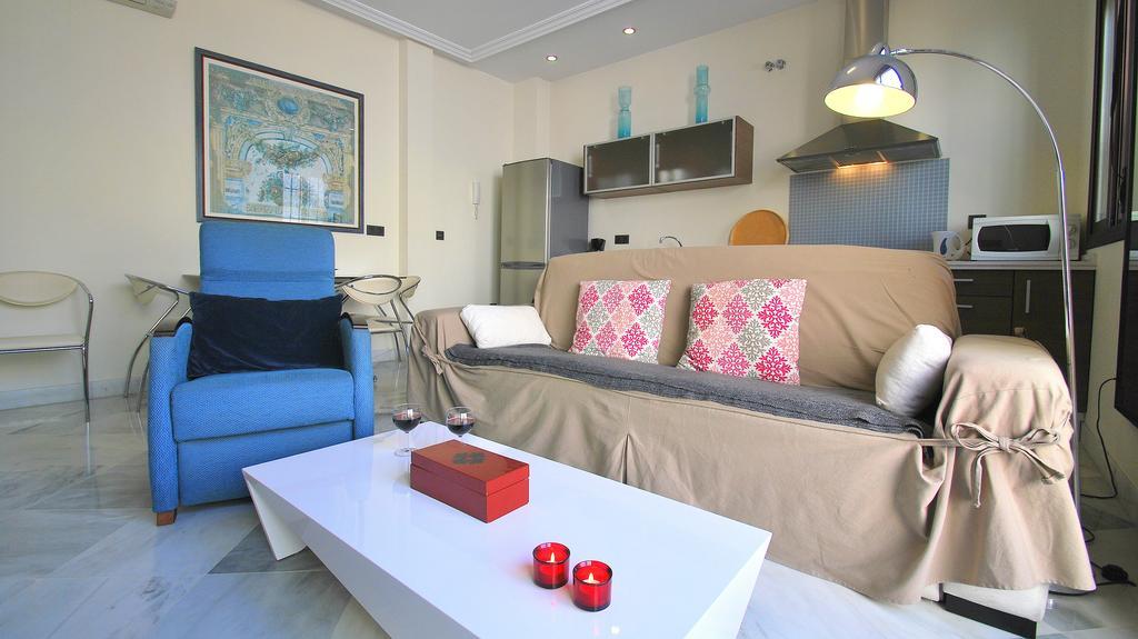Living-Sevilla Apartments San Lorenzo Room photo