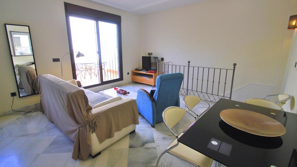 Living-Sevilla Apartments San Lorenzo Room photo
