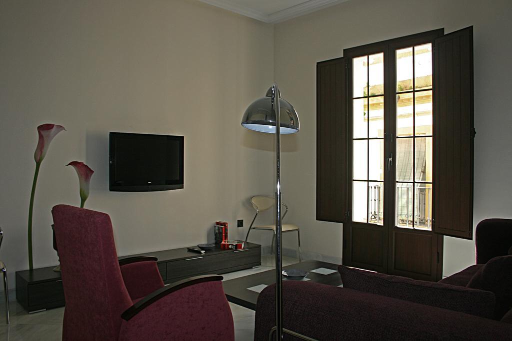 Living-Sevilla Apartments San Lorenzo Room photo