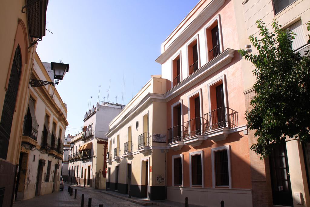 Living-Sevilla Apartments San Lorenzo Room photo